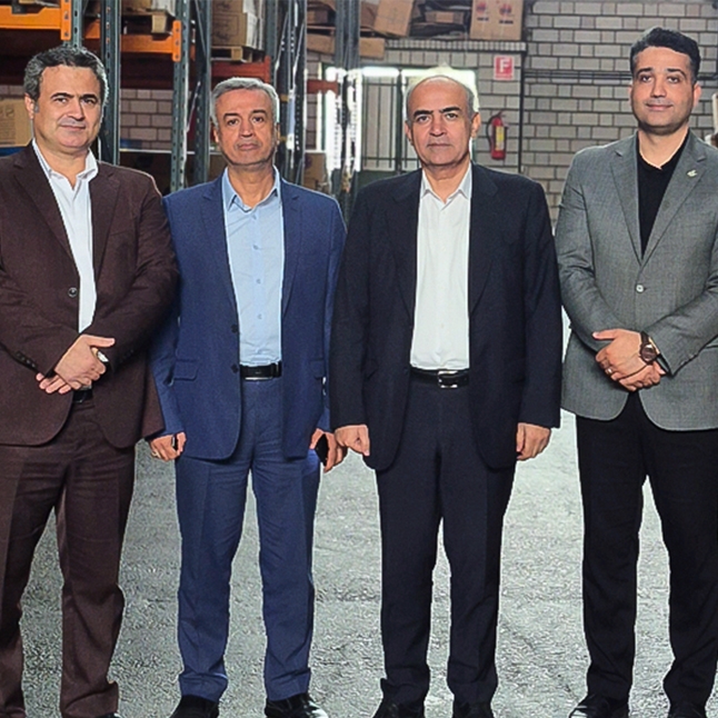 بازدید دکتر حمیدرضا قدری از شعبه قاسم ایران در رشت؛ تأکید بر افزایش سهم بازار و بهبود مستمر در گروه صنعتی مینو