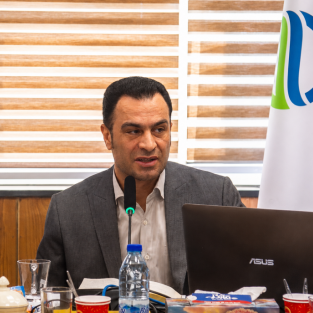 معاون مالی، اقتصادی و منابع انسانی هلدینگ اقتصادی و خودکفایی آزادگان: اصلاح ساختار مالی، تکمیل زنجیره تأمین و افزایش بهره‌وری در اولویت است